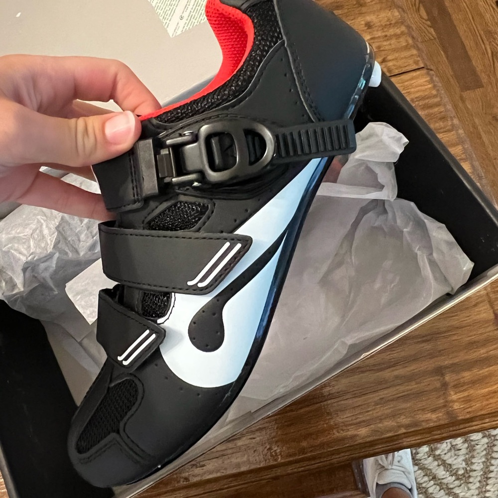 peloton cycling shoes size 39